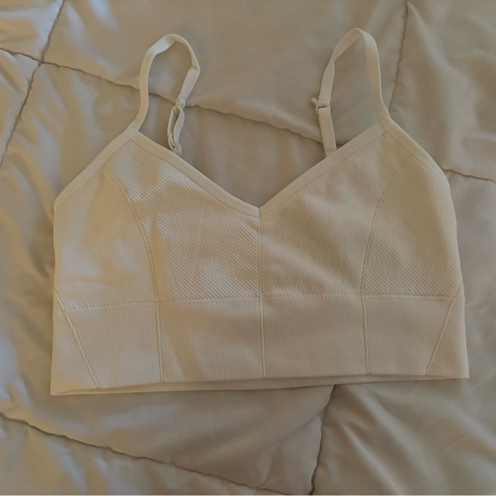 Aerie Cream Wireless Sports Bra with Adjustable Straps